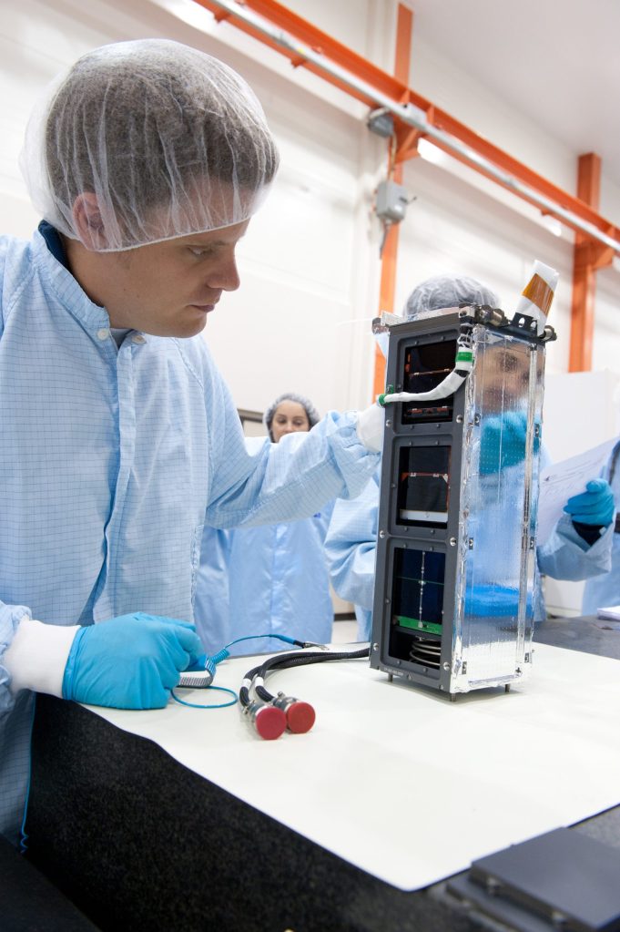 Students: are you ready to fly your satellites in space?