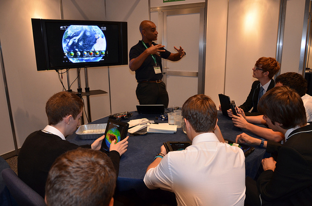 Students use smart apps to explore real-time EO images.