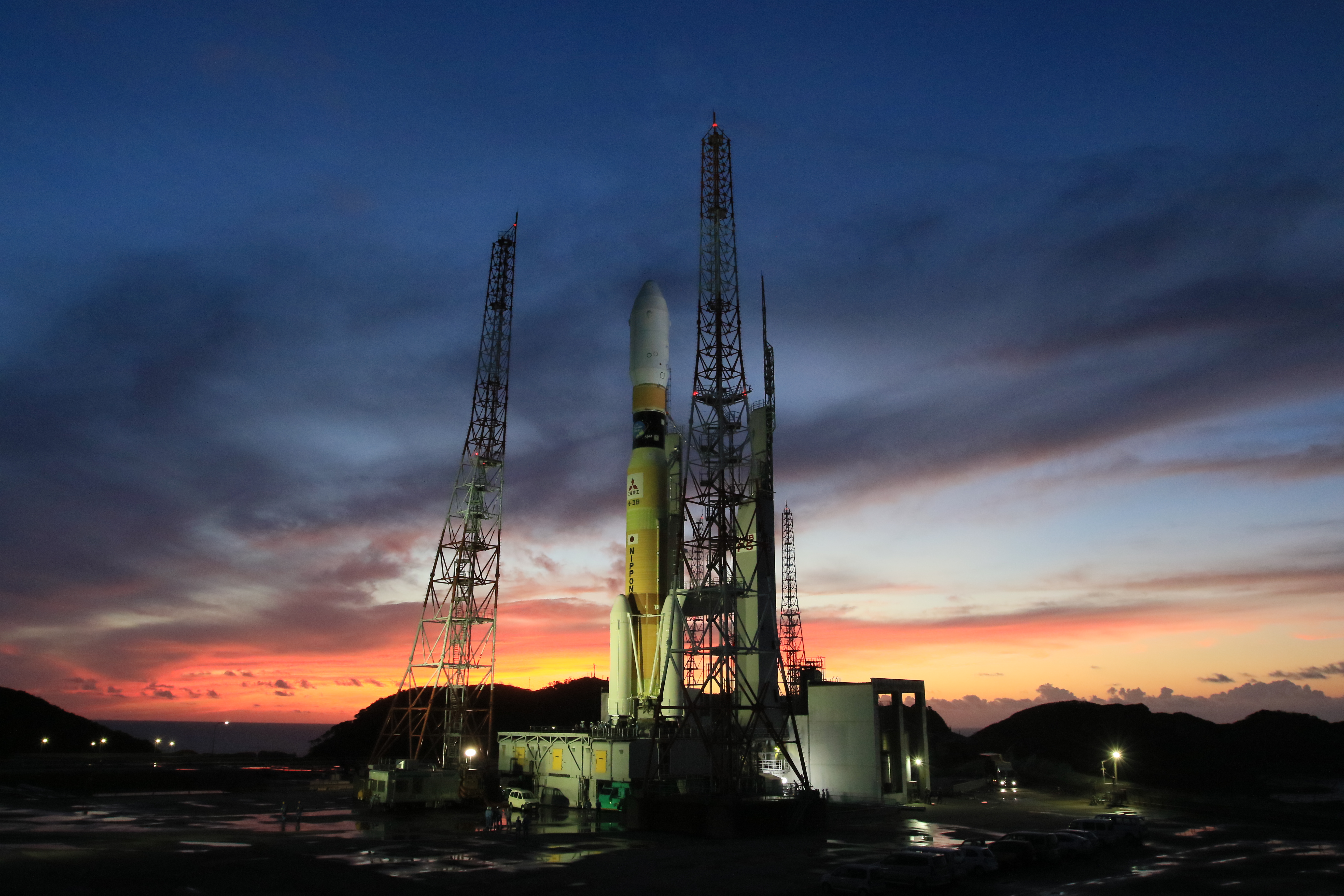 The Japanese H-IIB rocket with the the “Kounotori” HTV-5 resupply ship