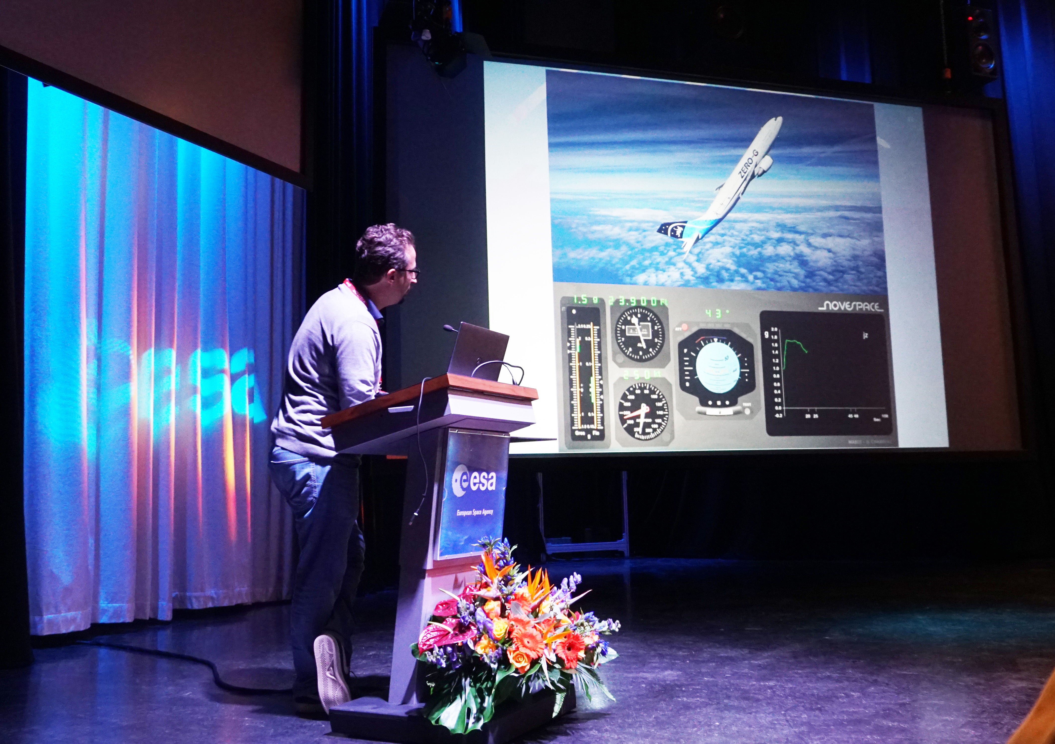 Novespace employee explains the parabolic flight trajectory