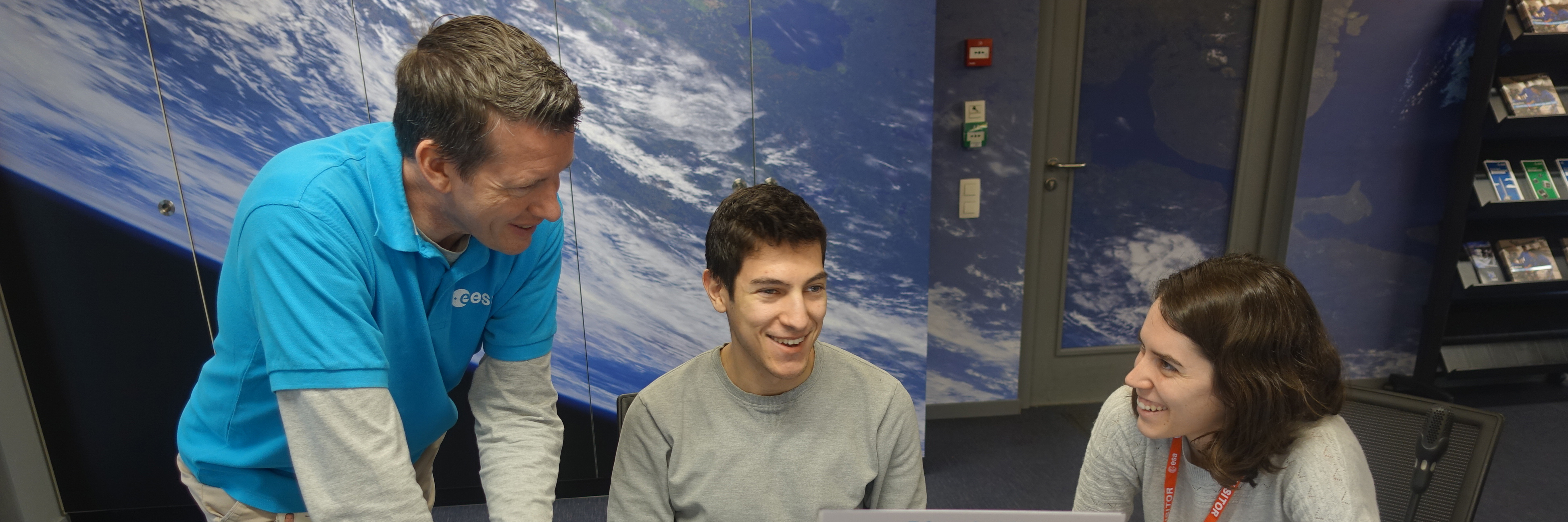 Configuration team discussing with one of the CDF experts