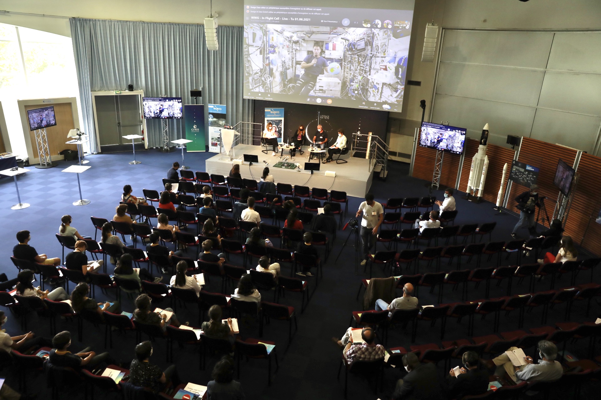 Live call from the ISS with European teachers and students
