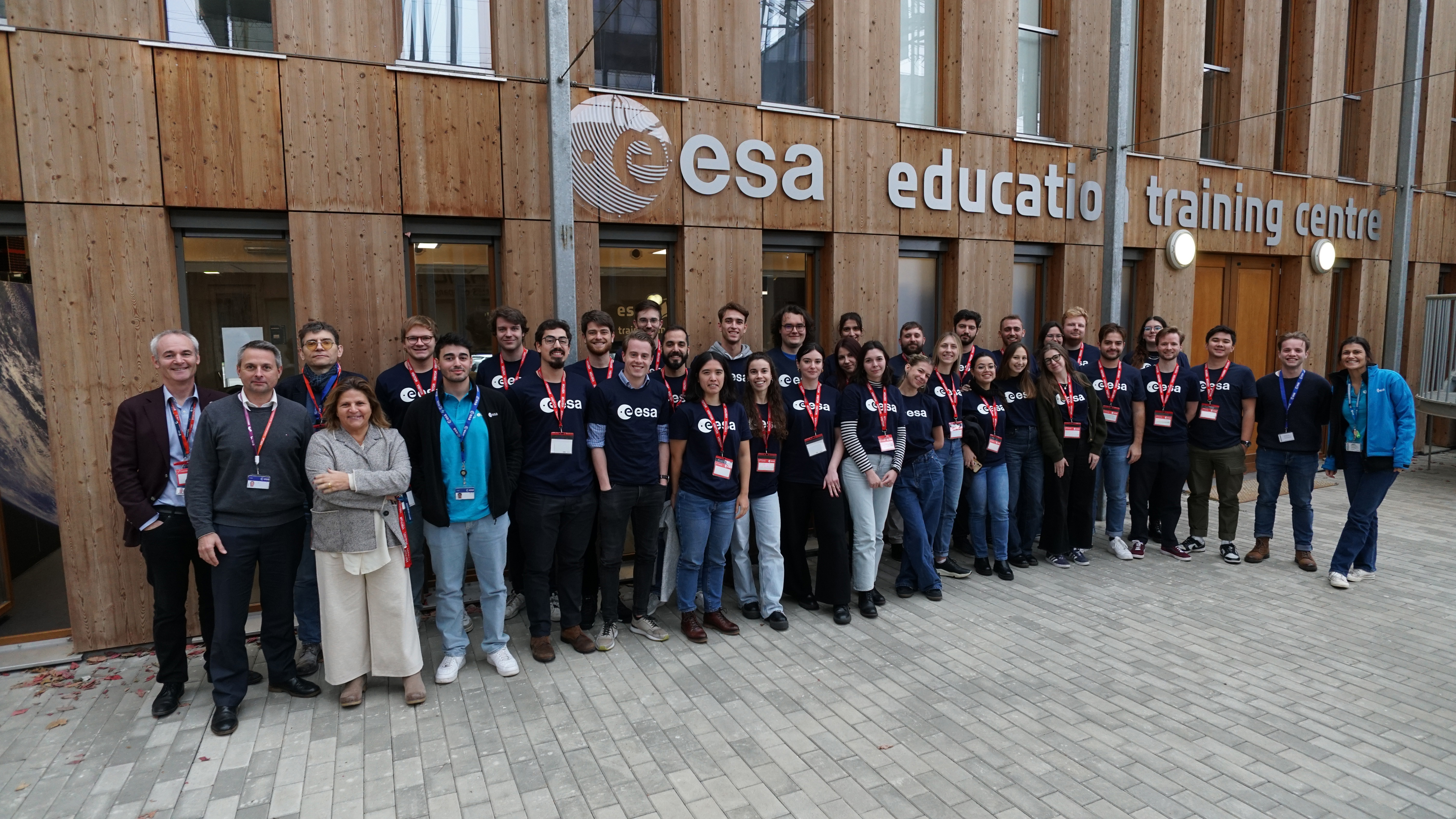 Final picture of students at ESEC-Galaxia